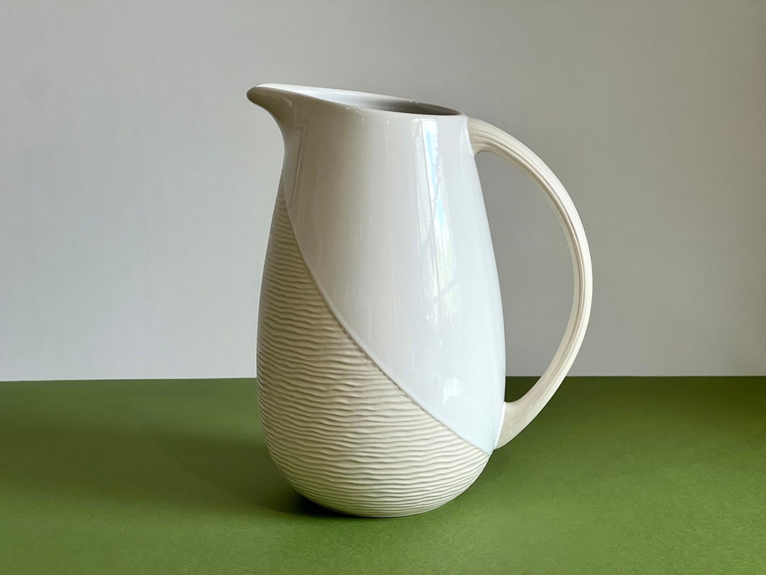 Pfaltzgraff Sand Seas Collection Sandbar 96oz Pitcher