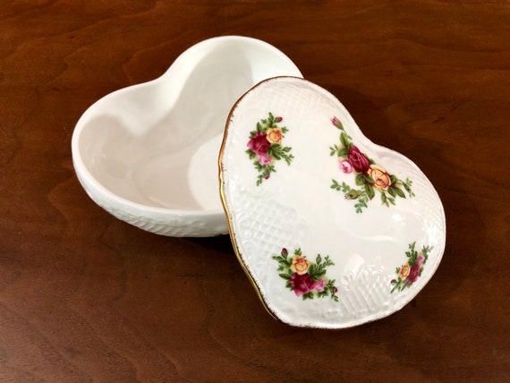 Vintage Royal Albert Old Country Roses Heart Trinket Box