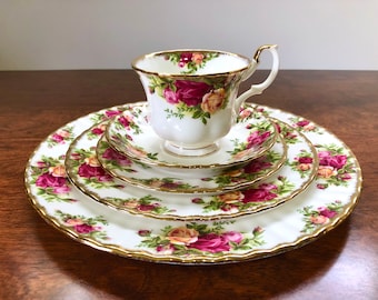 Royal Albert Old Country Roses 20 Pc Dinnerware Set Four (4) Five Piece Place Settings Fine English Bone China