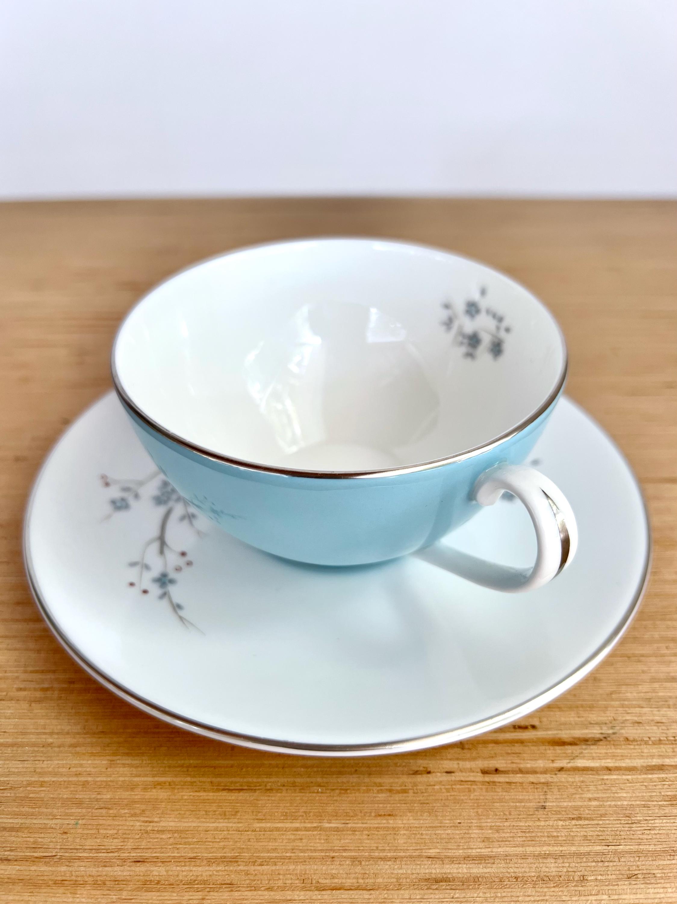 Royal Doulton Summer Song Dinnerware Set: 20pc Bone China, Sky 