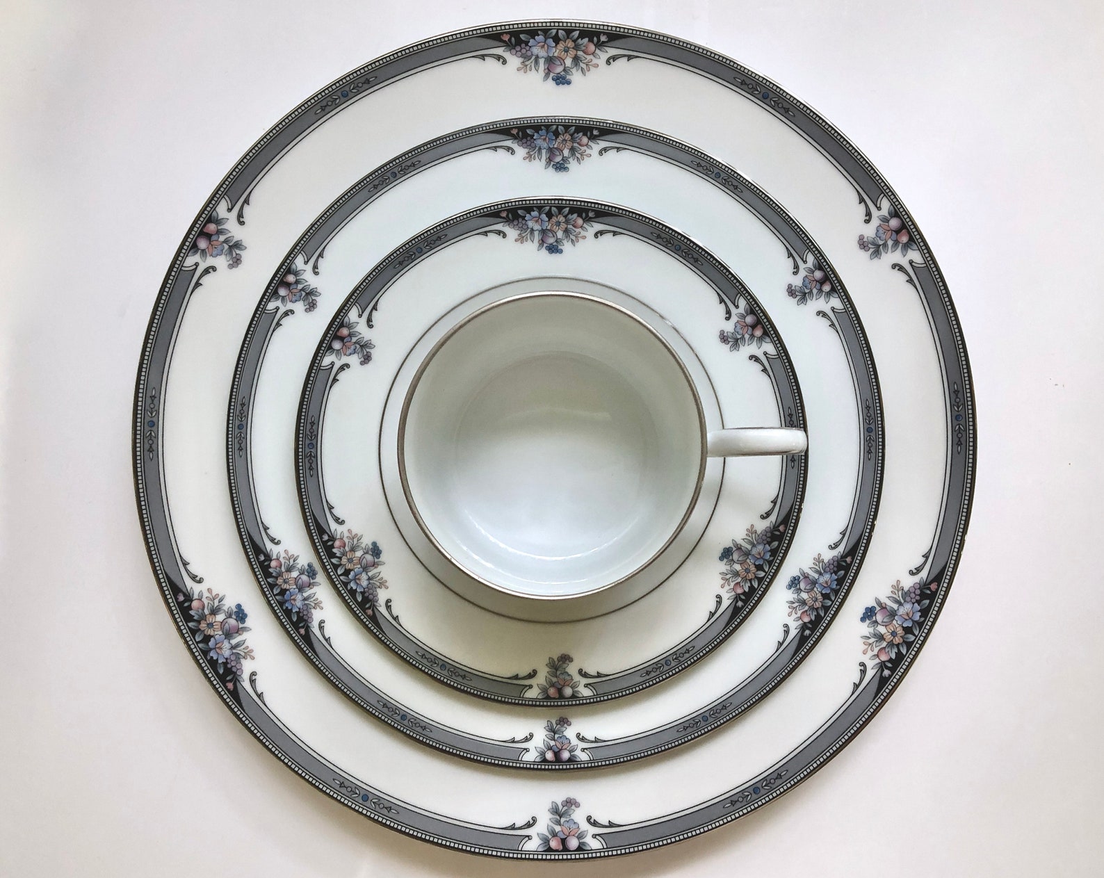 Noritake Squirewood 20 Pc Dinnerware Set Four 5 Piece Place Etsy