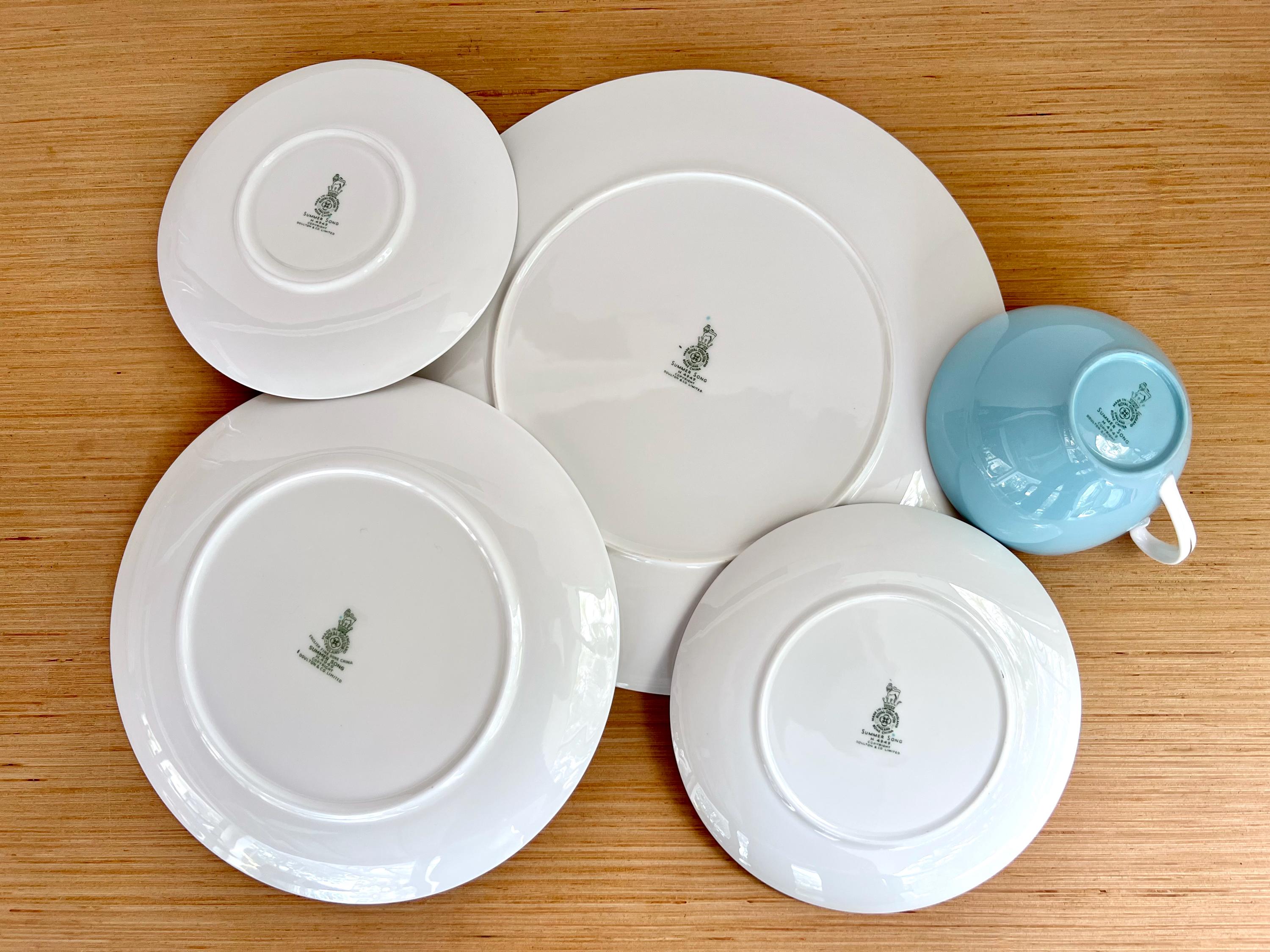 Royal Doulton Summer Song Dinnerware Set: 20pc Bone China, Sky 