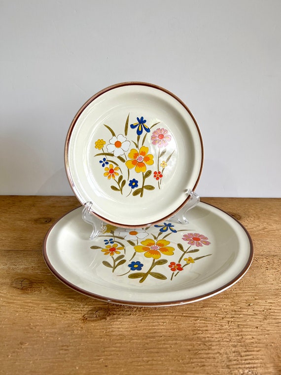 Vintage Kanney Stoneware Dinner and Salad Plate Set, Spring Flower