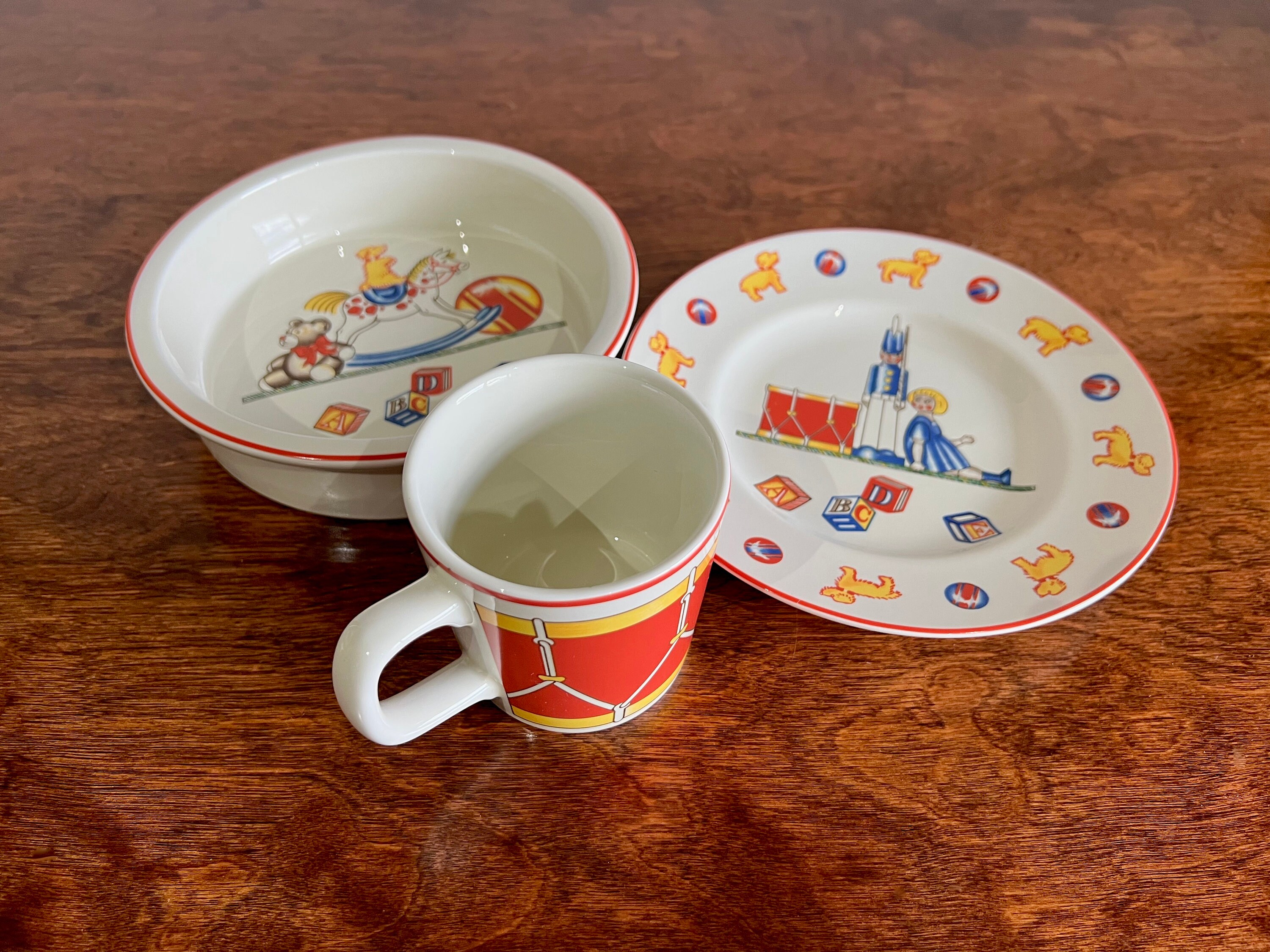 ティファニー社製、子供用磁器食器セット「ティファニー トイズ ティファニー社製、子供用磁器食器セット「ティファニー トイズ