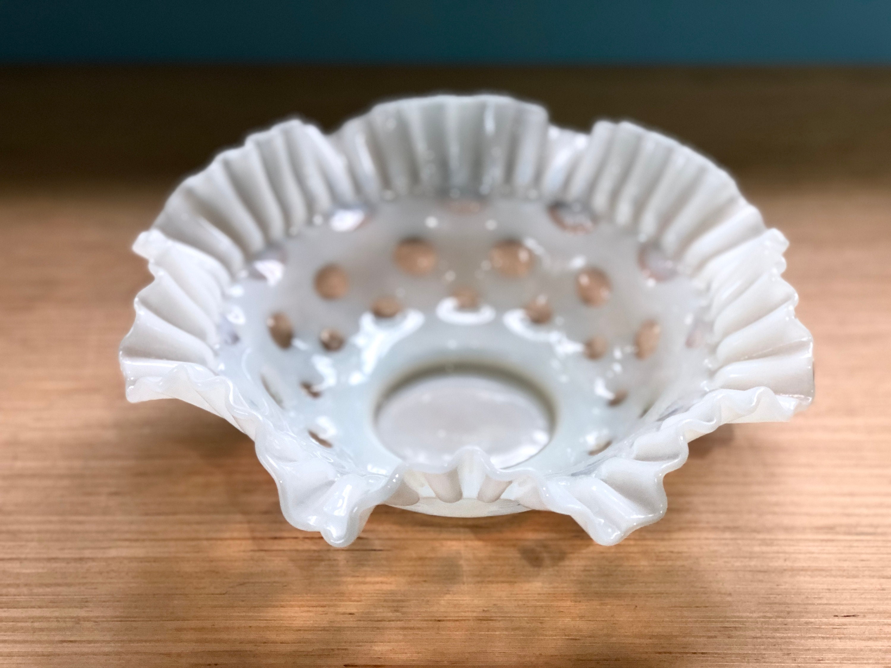 フェントン ミルクグラス フリルエッジボウル ホワイト　コインドット フェントン ミルクグラス フリルエッジボウル ホワイト コイン