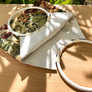 Tapestry Top Handle Handbag/Purse Round Circle White Handles Floral Tapestry Purse/Bag image 4