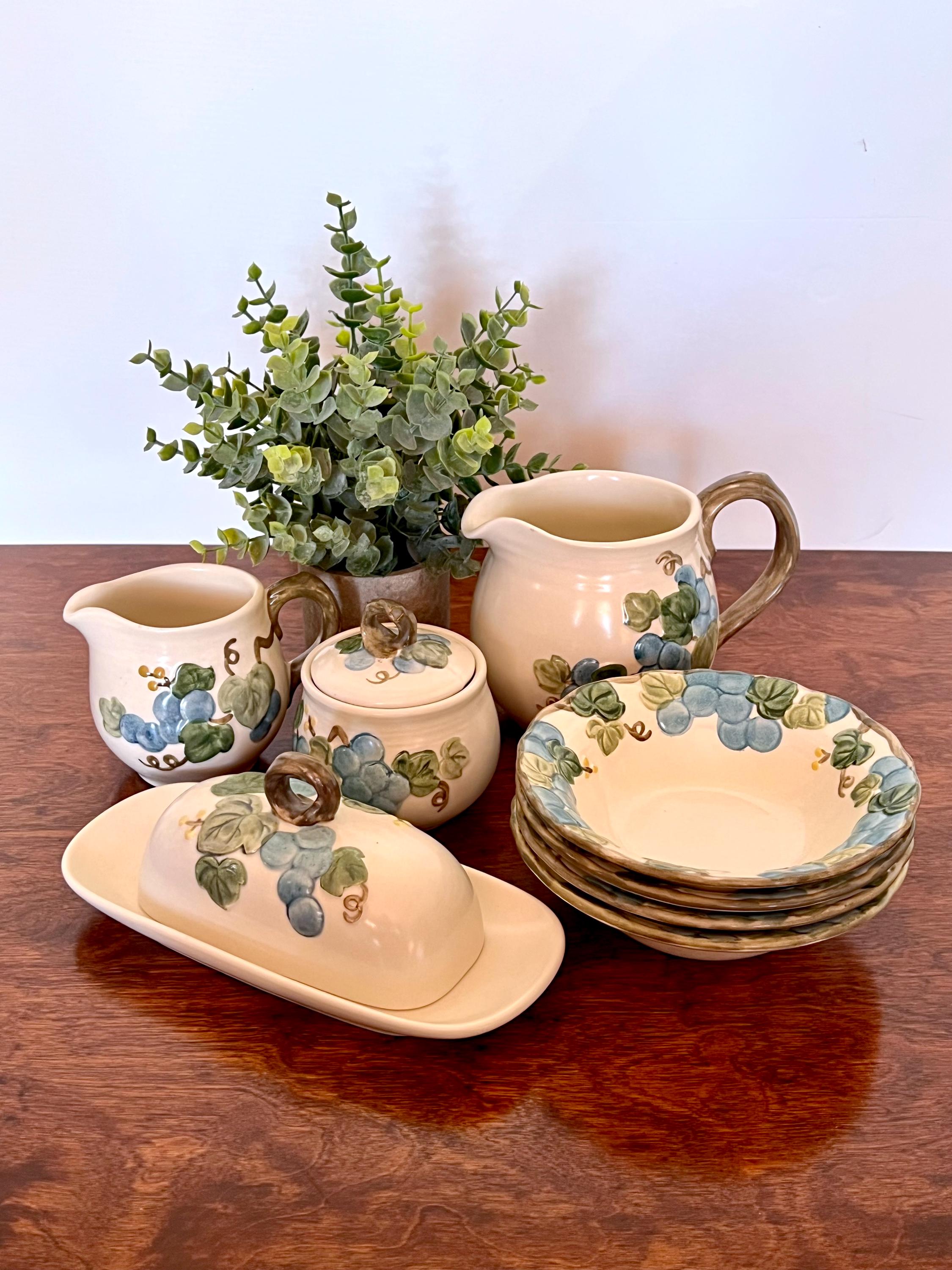 Metlox Poppytrail Sculptured Grape Serving Set: MCM Hand-painted