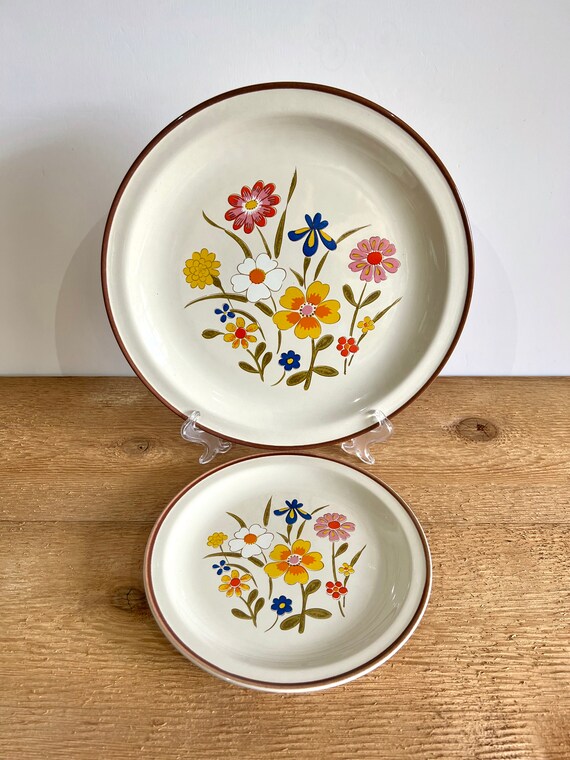 石川隆児 Flower rim Plate Kan-nyu and White 石川隆児 さん フラワーリムプレート白 2枚 新品未使用 石川隆児 さん