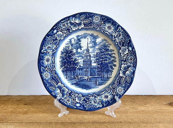 Liberty Blue Staffordshire Dinner Plate: Colonial Historic Scene
