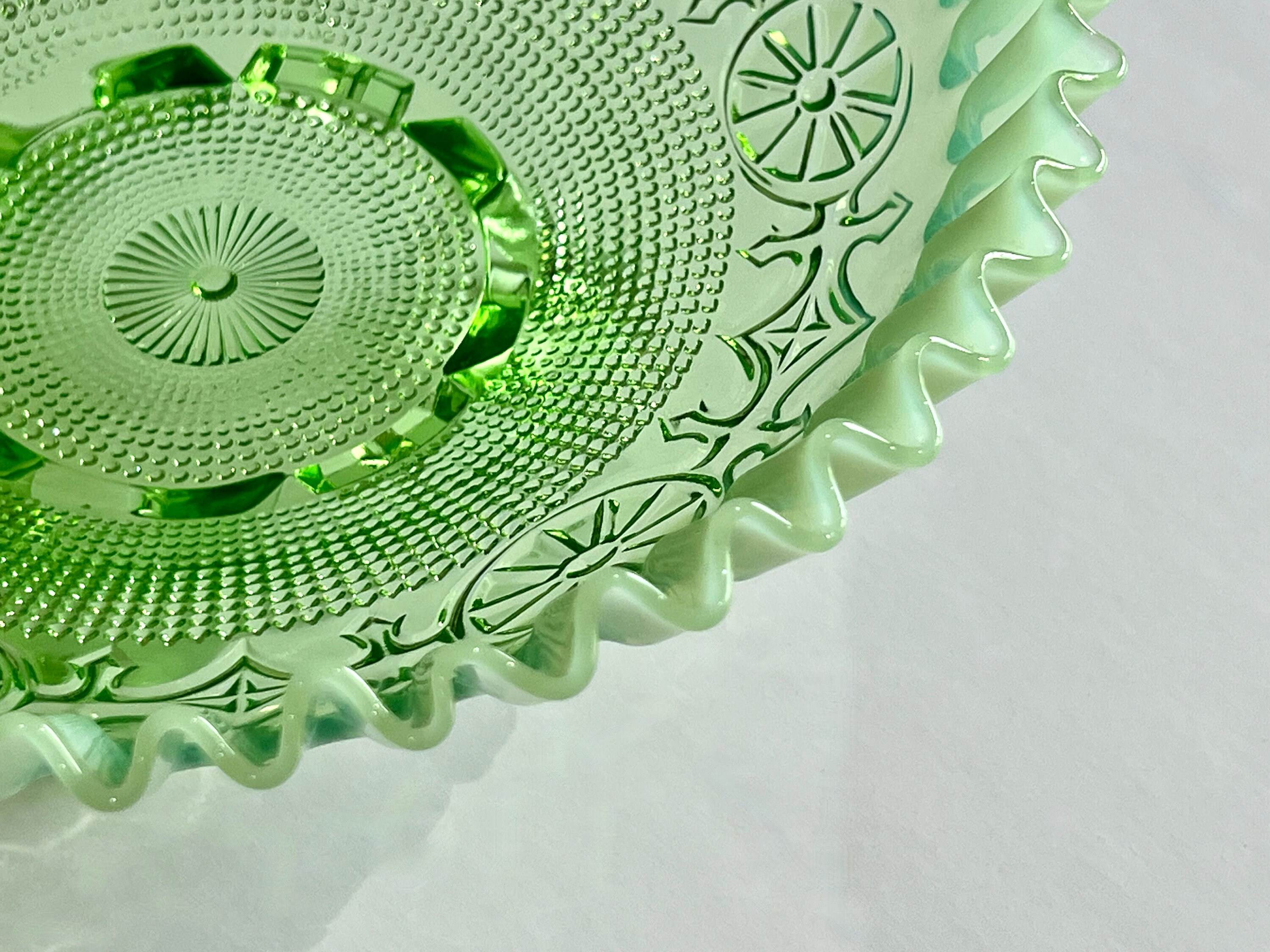 ヴィンテージ ジェファーソンガラス グリーン オパールセント ボウル