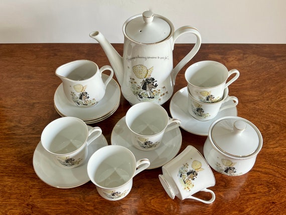 Holly hobbie shop tea set