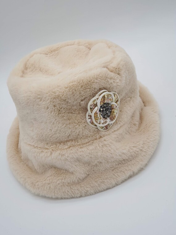 Tendance chapeaux de l'hiver : le bob en fourrure - Les plus beaux chapeaux  pour femme de l'hiver 2020 - Elle