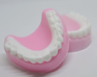 DENTURES SOAP,  Gift for Dentist, Teeth Soap, Halloween Spooky Gift, Gag Gift, Tooth Shaped Soap, False Teeth, Prank, Dental Graduate Gift