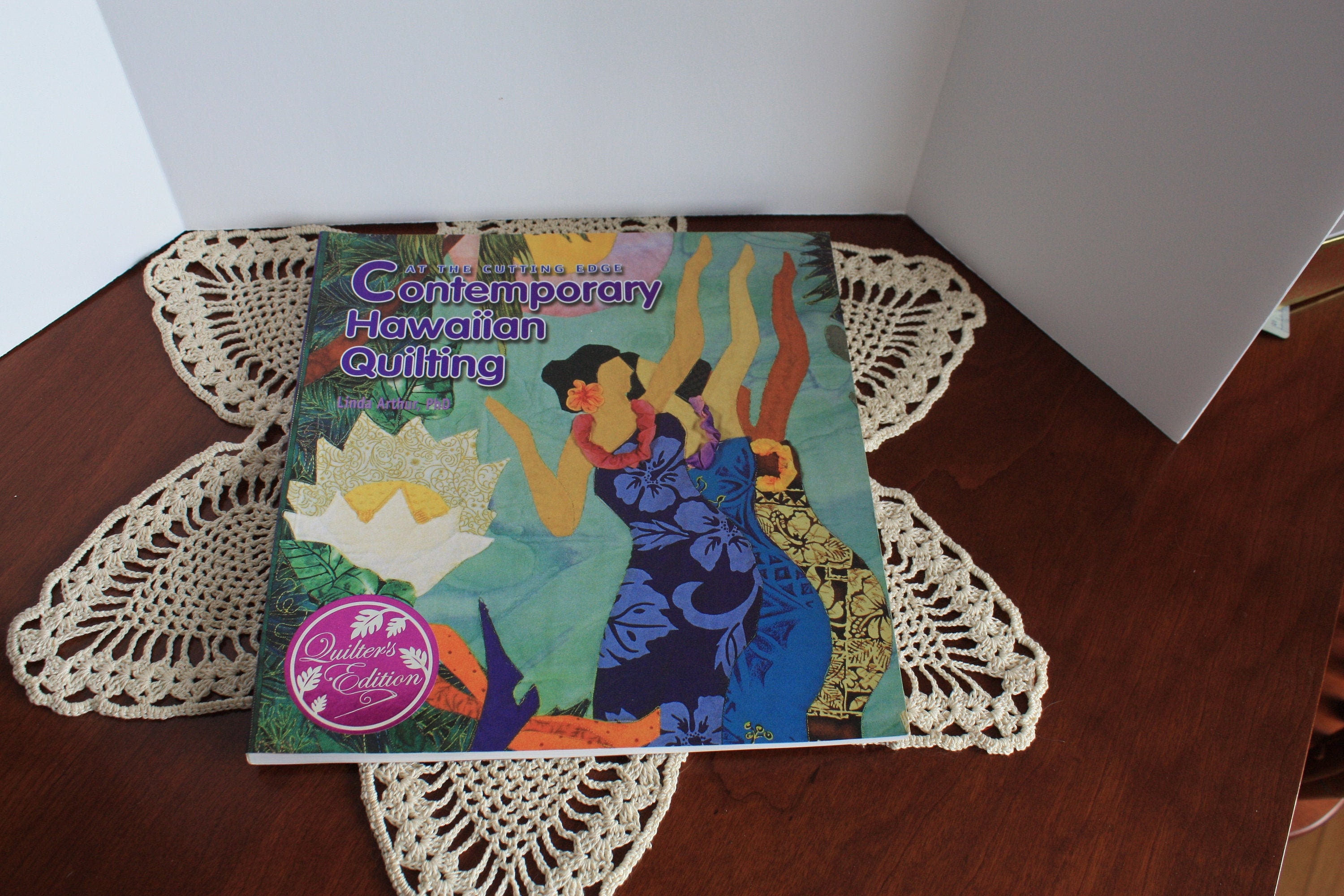 Kits & How To Sewing & Needlecraft Contemporary Hawaiian Quilting Book