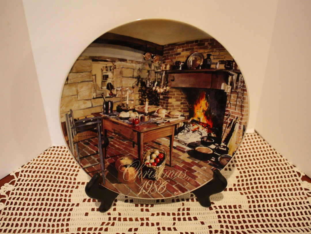 Jm smuckers christmas plates