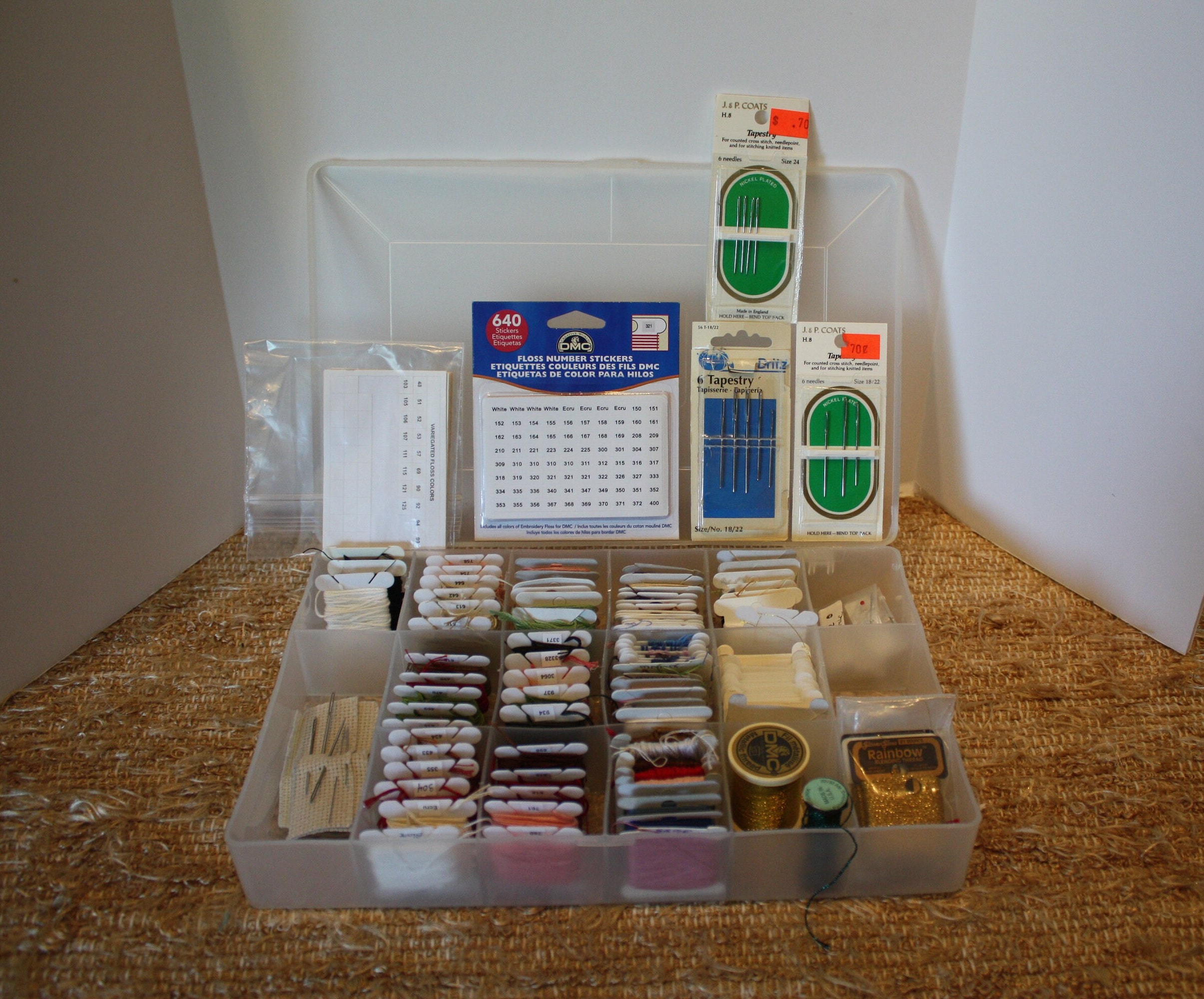 Embroidery Floss Organizer Box, 17 Compartment Plastic Box with Lid, Embroidery  Thread Organizer with 100 Cardboard Bobbins and 640 Floss Number Stickers