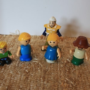 Lot of 5 Mini-figures 4 Boys 1 Girl with Moving Parts Play Toy Pretend Play Vintage