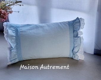 Housse de coussin romantique - collection " Margot " / Housse de coussin avec broderie anglaise