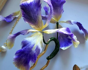 Horquilla de terciopelo con flor de iris hecha a mano