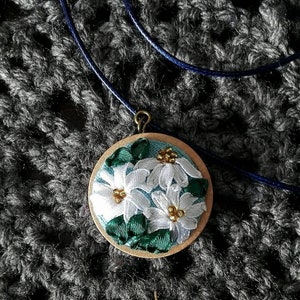 Daisy --Hand Embroidered Necklace