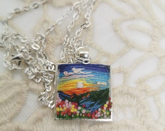 Amanecer en Mont Tremblant --Mano bordado Collar