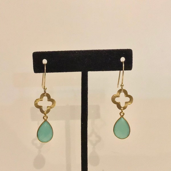 Dainty Aqua chalcedony dangle earrings, gold quatrefoil clover earrings, Moroccan arabesque style, teardrop gemstone earrings