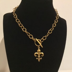 Antique Gold Fleur de Lis Necklace: Chunky Layering Chain