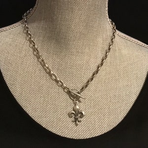 Fleur de Lis Pendant Necklace, Front toggle clasp choker, oxidized antique silver paperclip chain layered necklace, NOLA Mardi Gras jewelry