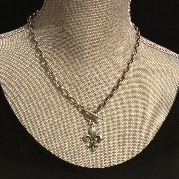 Fleur de Lis Pendant Necklace, Front toggle clasp choker, oxidized antique silver paperclip chain layered necklace, NOLA Mardi Gras jewelry