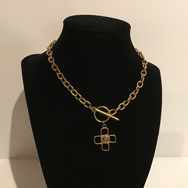 Chunky Cross And Chain Toggle Necklace