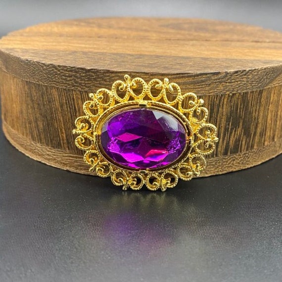 Vintage oval brooch purple - Gem