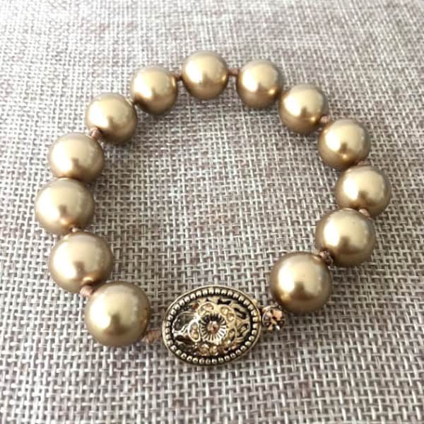 Monet Hand-Knotted Faux Pearl Bracelet Pretty Clasp Gold Tone Faux Pearl Beads Knotted Between Beads