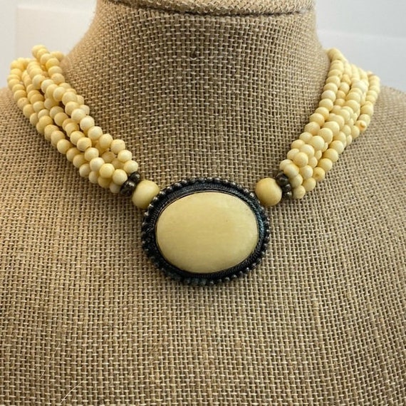 Vintage 1950s Multi Strand Beaded Necklace Oval C… - image 1