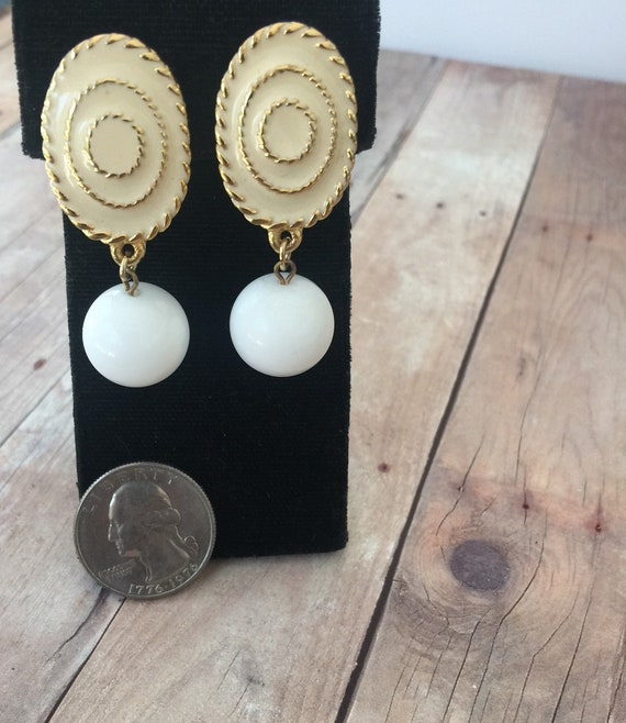 Vintage White Enamel and Dangling Bead Earrings P… - image 3