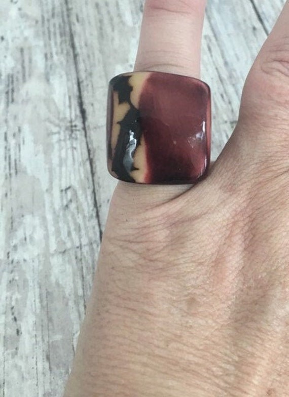 Chunky Red to Brown Ring 1980s 1990s Fun Fashion S