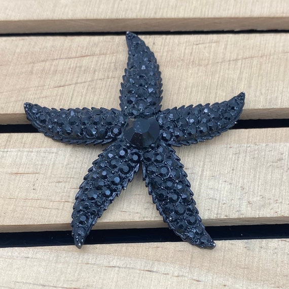 Vintage Weiss Starfish Brooch Black Stones Mourni… - image 1