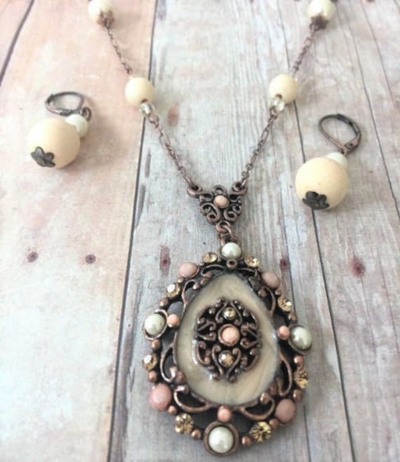 Vintage Necklace and Earrings Set Wooden Beads Fa… - image 1