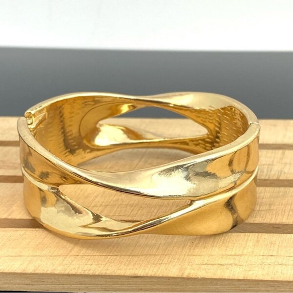 Gold Tone Hinged Bangle Bracelet Twist Design Gold Tone Hinged Clamper Style