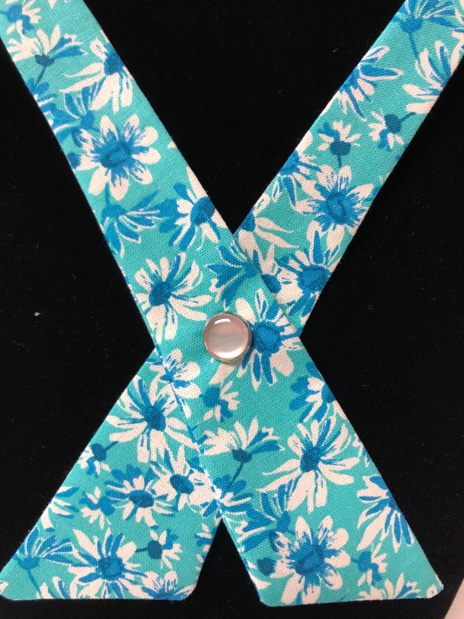 criss cross tie pattern