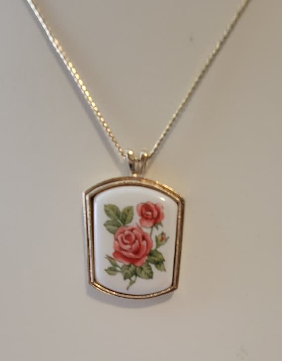 Vintage avon rose necklace - Gem