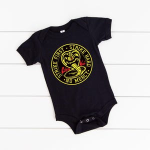 Cobra Kai-romper voor baby's