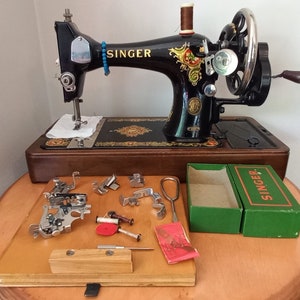 Máquina de coser Singer vintage 128K EN 42944