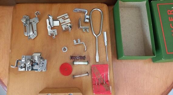 Vintage Singer 128K Hand Crank Sewing Machine, Black Cast Iron