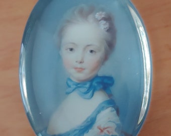 J B Perronneau “Girl with kitten”, Oval Paperweight from The Gallery Of London