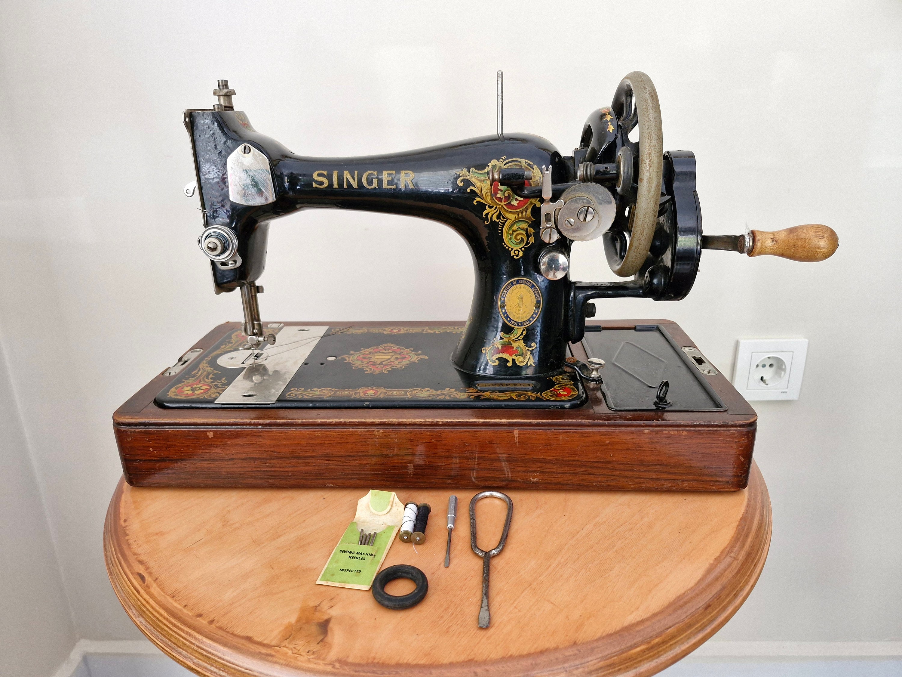 Singer Sewing Machine 1951 - Etsy