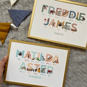 Impresión personalizada del nombre de los niños con animales y emociones bellamente ilustrados para cada letra - recuerdo único de regalo de bautizo de bebé