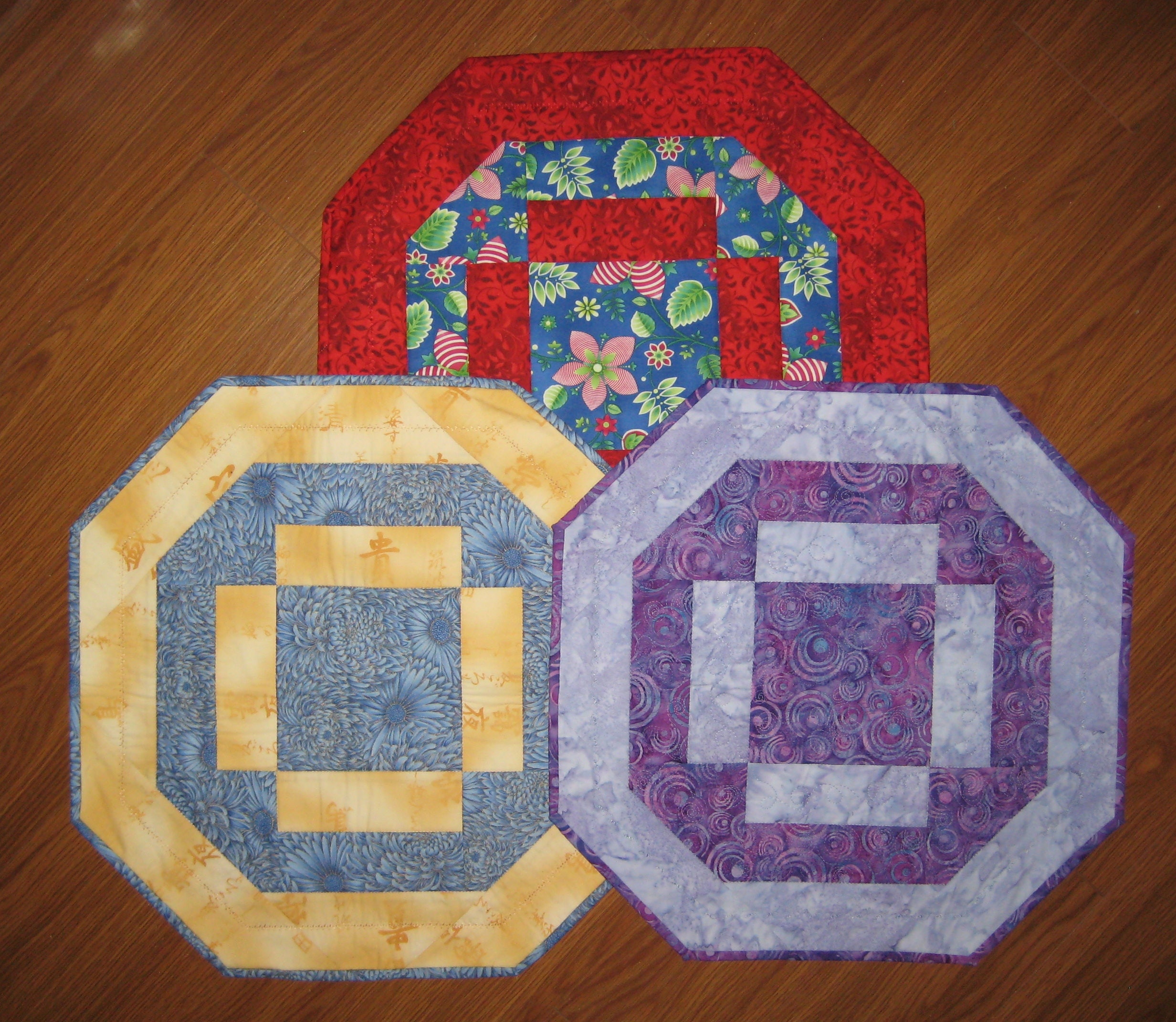 Quick and Easy Octagon Table Topper PDF Quilting Pattern SMS104PDF