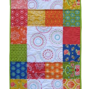 Charm Pack Circle Stitching Table Runner PDF Quilting Pattern (SMS-107PDF)