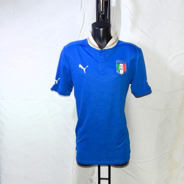 Rare maillot rétro vintage de l'équipe de football d'Italie Puma. Taille d'étiquette L, bleu/bleu clair