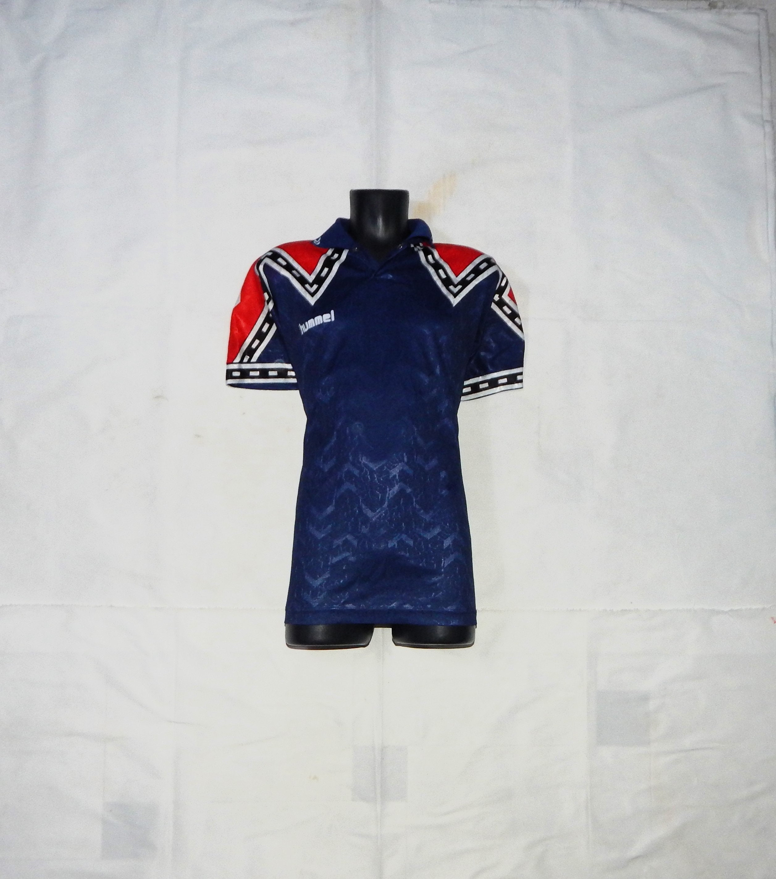 vintagefashion4all Hummel Vintage 90s Trefoil Rare Unworn Excellent Adults Football Short Sleeve Jersey Shirt. Size XL, Blue, White, Red il fullxfull.5406401106 kihc